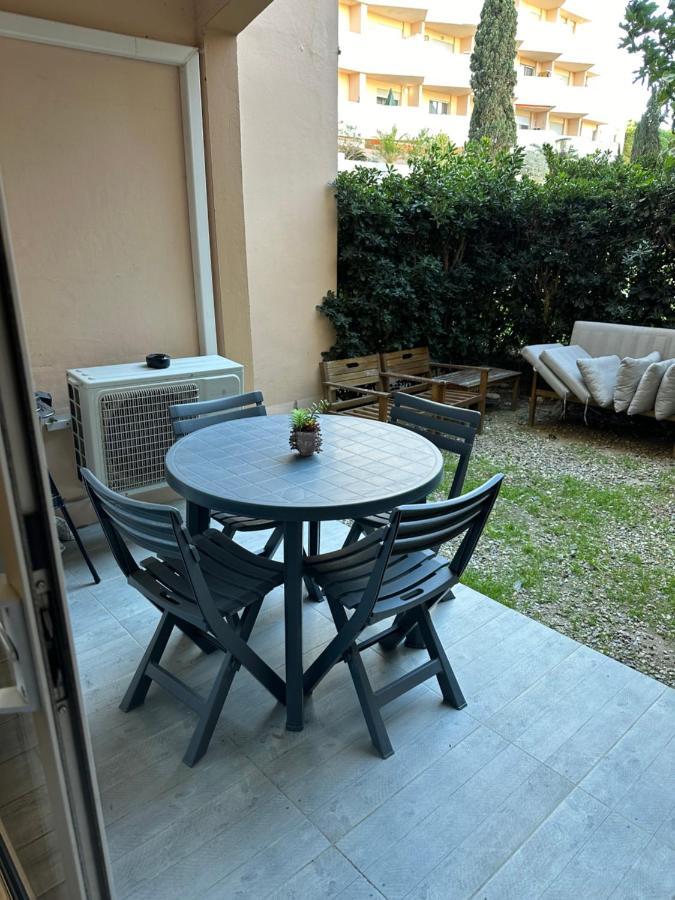 Studio Cabine Avec Jardin Apartment Canet-en-Roussillon Bagian luar foto